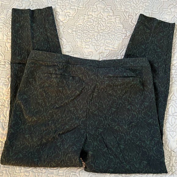 Women's Adrienne Vittadini Christmas Green Muted Patterned Slacks - Size 10 - Picture 5 of 6